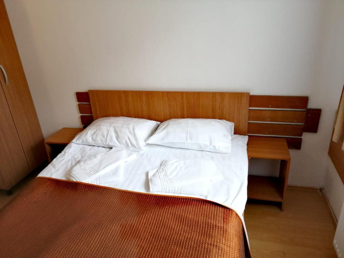 Hostel Cppi Nord Busteni Exterior photo