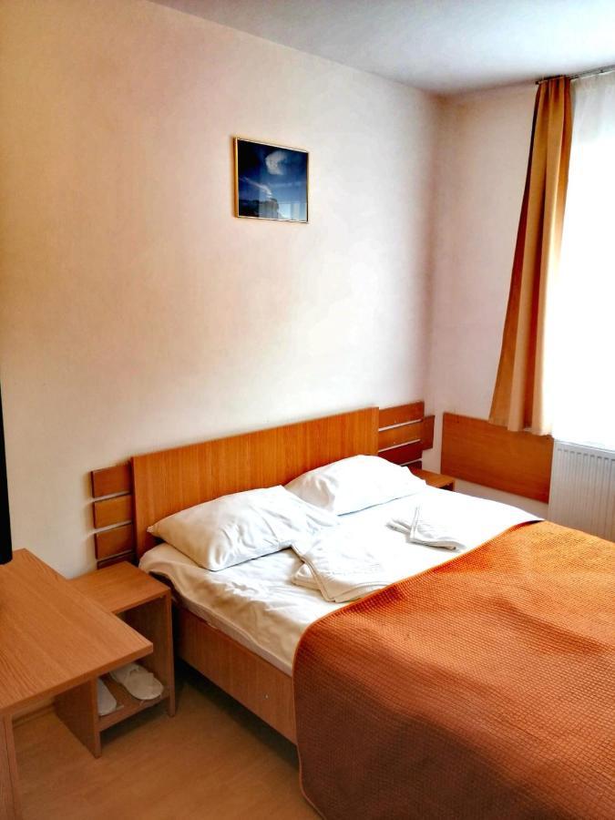 Hostel Cppi Nord Busteni Exterior photo