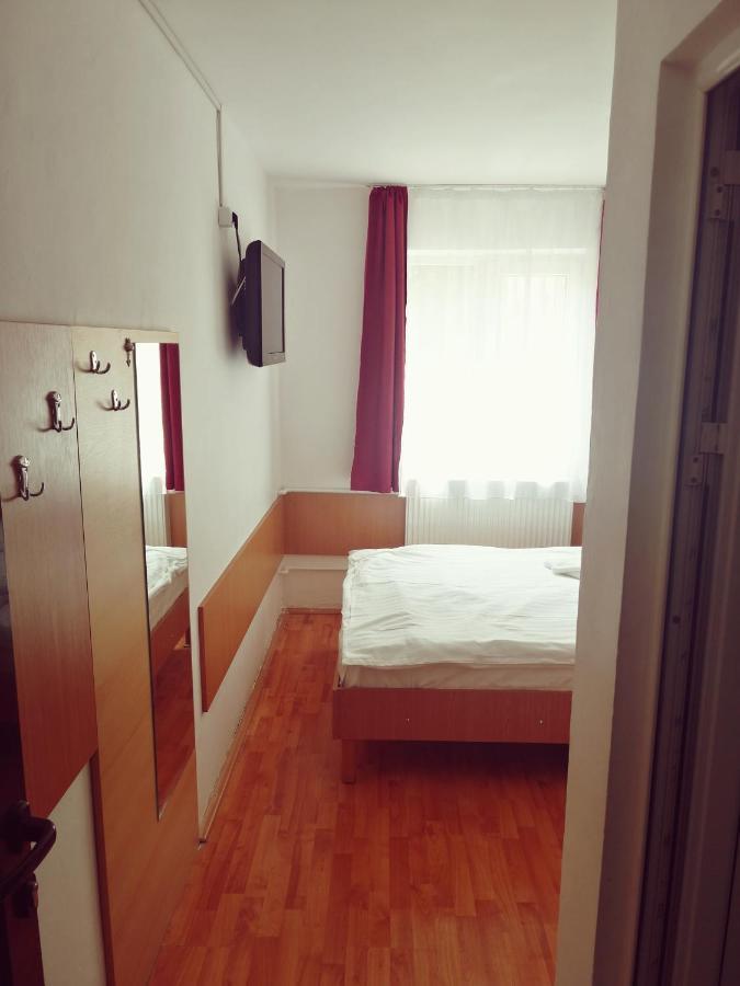 Hostel Cppi Nord Busteni Exterior photo