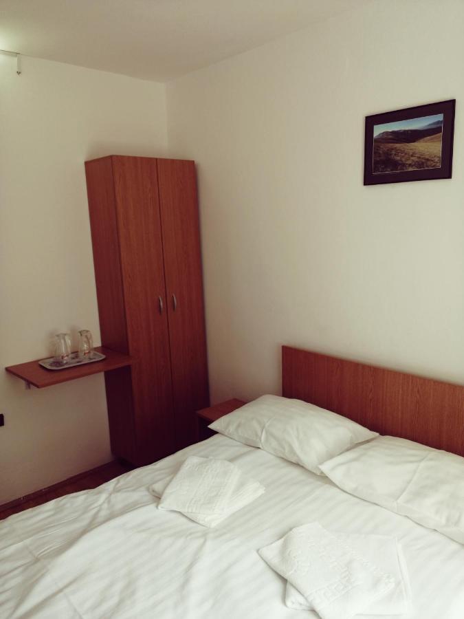 Hostel Cppi Nord Busteni Exterior photo