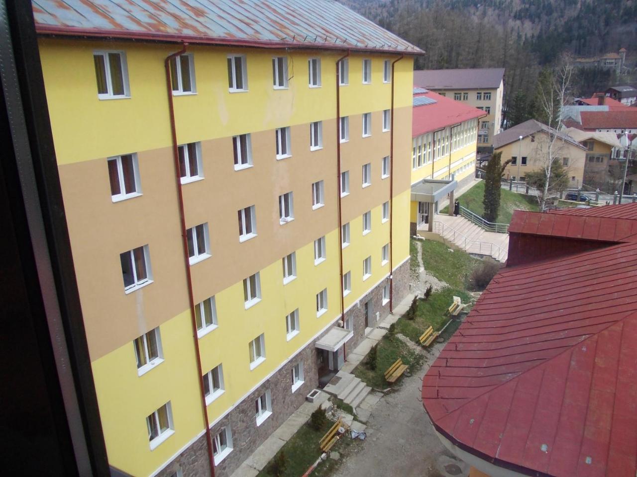 Hostel Cppi Nord Busteni Exterior photo